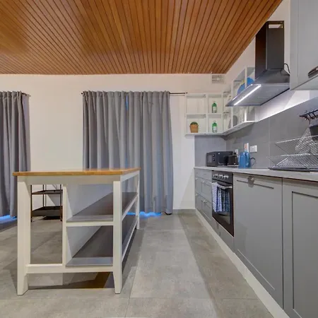 - Paceville Panzió San Ġiljan