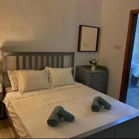 - Paceville Panzió San Ġiljan